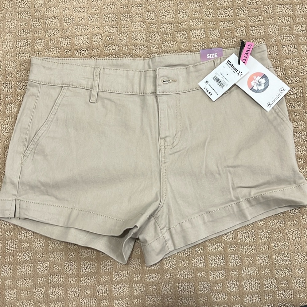 Khaki summer short.  Bought in the USD.  Awesome shorts.  Size 7. Stretch